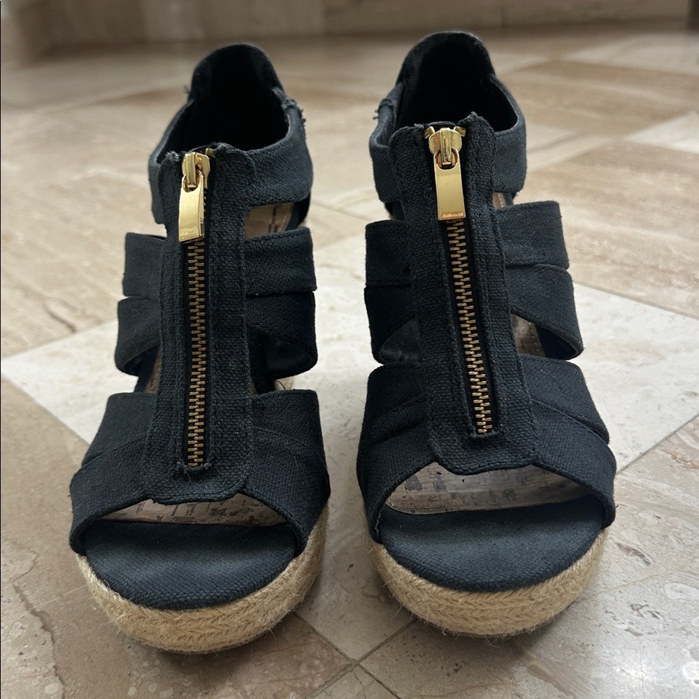 Merona Women’s Wedge Black Sandals With Jute Heels & Zip Front - Picture 2 of 8
